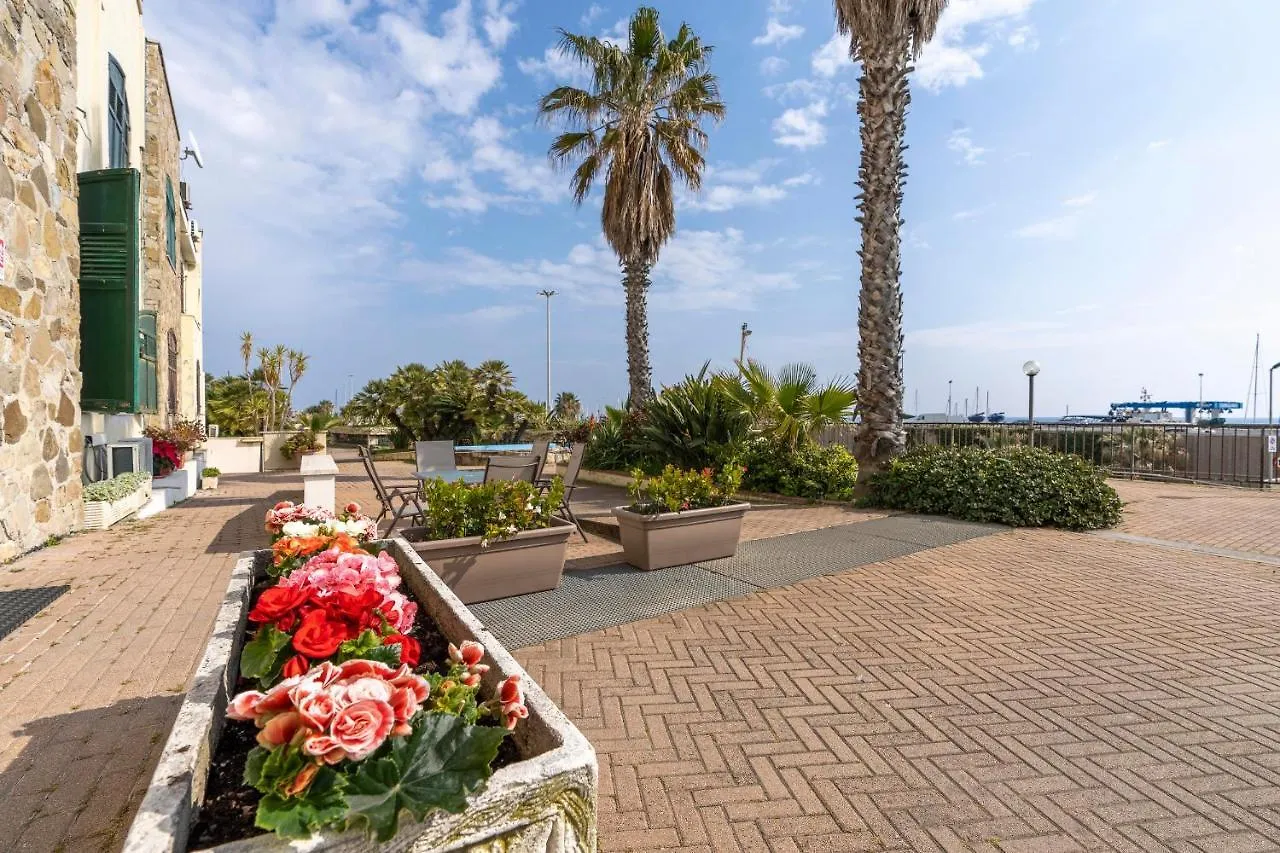 Albergo Ristorante Lucciola Santo Stefano al Mare 2*,  Italien
