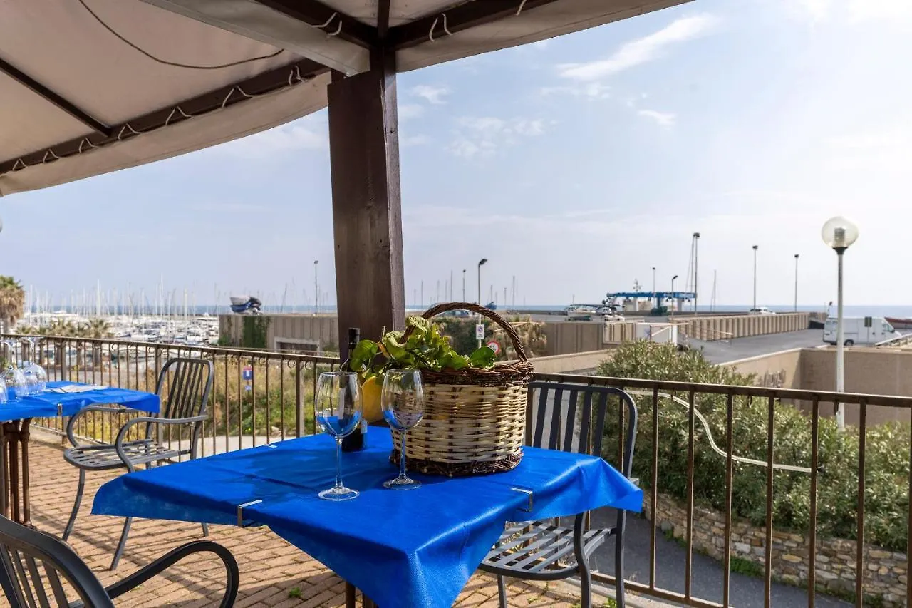 Albergo Ristorante Lucciola Santo Stefano al Mare Hotel