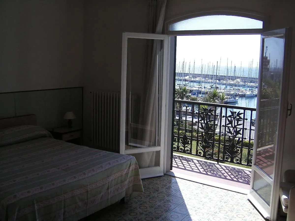 Albergo Ristorante Lucciola Santo Stefano al Mare Hotel
